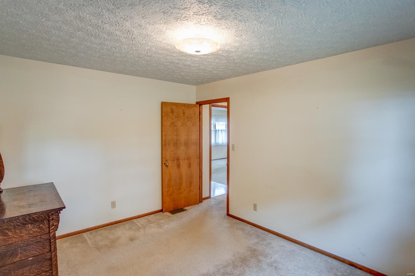 9467 Fruit Road Alhambra, IL 62001 - Photo 17 of 29