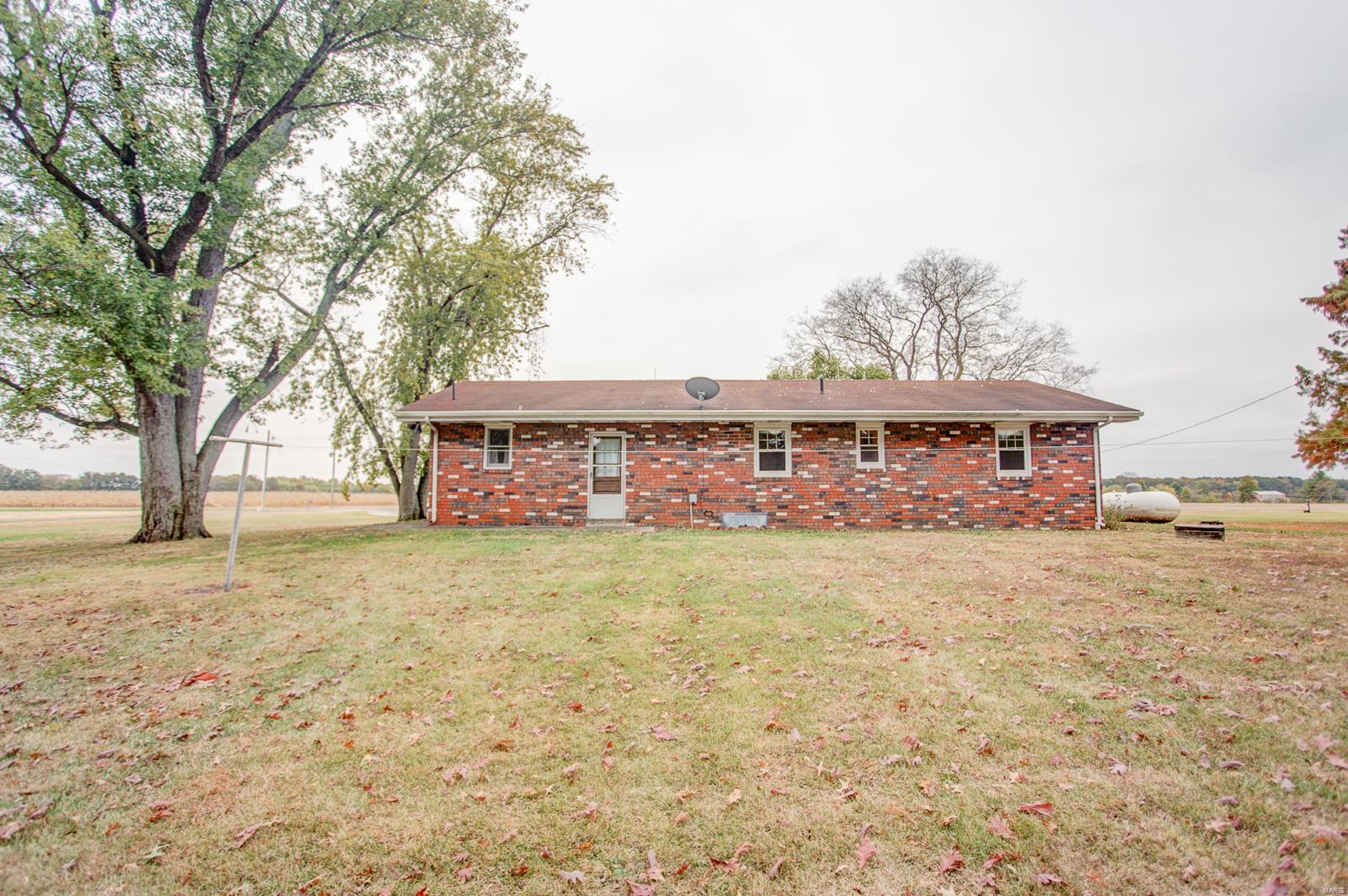 9467 Fruit Road Alhambra, IL 62001 - Photo 20 of 29