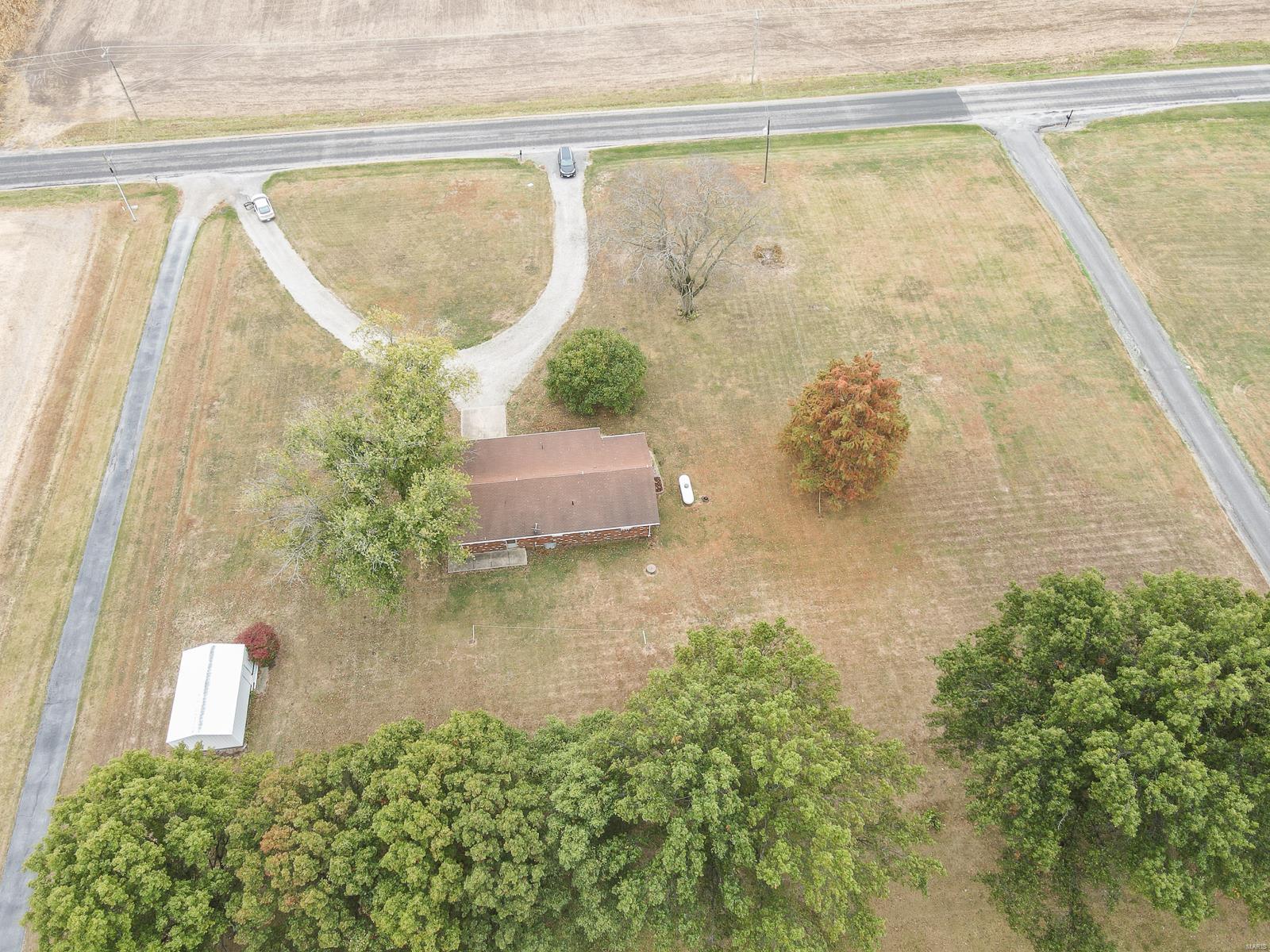 9467 Fruit Road Alhambra, IL 62001 - Photo 4 of 29