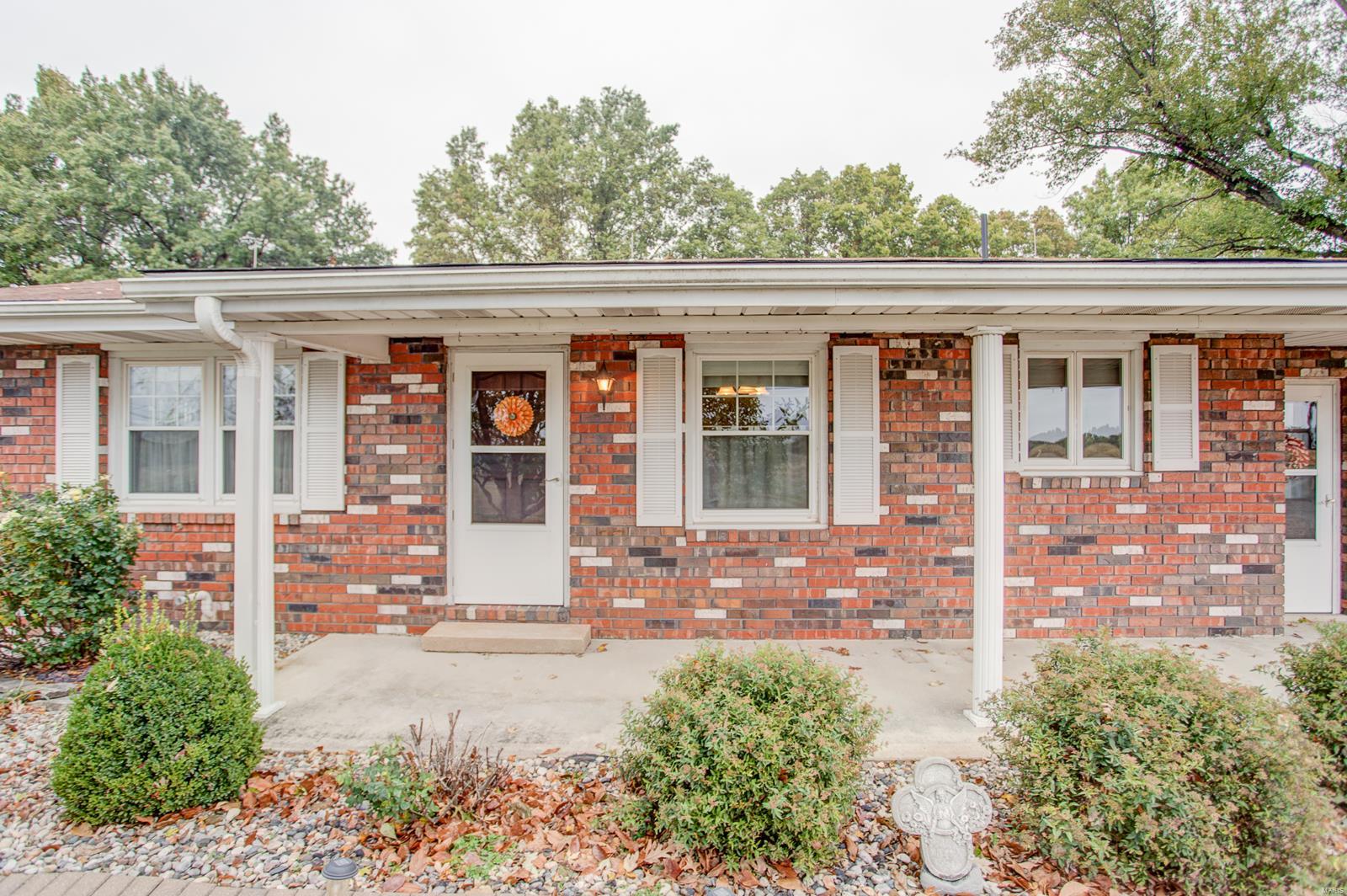 9467 Fruit Road Alhambra, IL 62001 - Photo 5 of 29