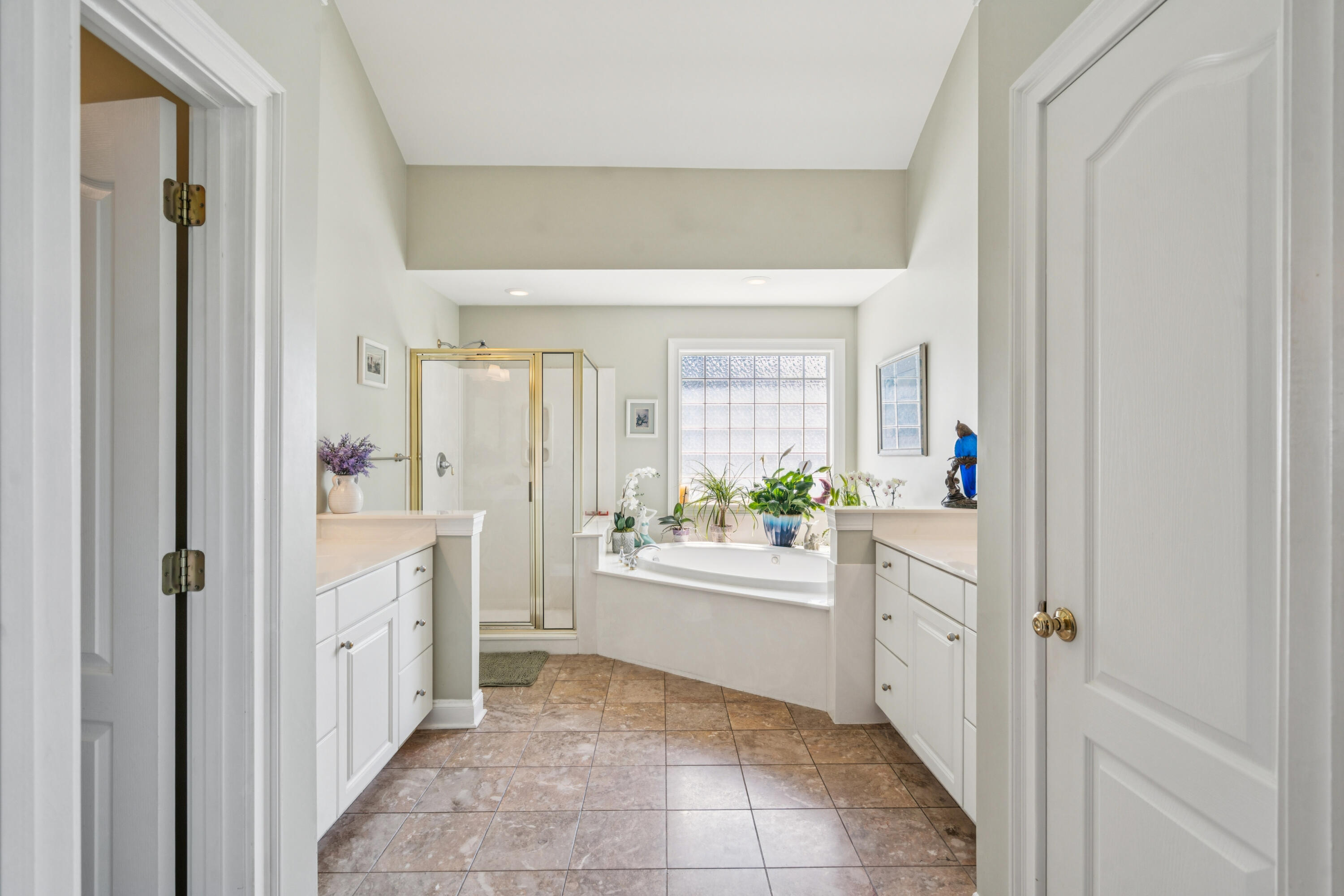 213 Harlech Way Charleston, SC 29414 - Photo 29 of 69 Primary En-Suite Bathroom