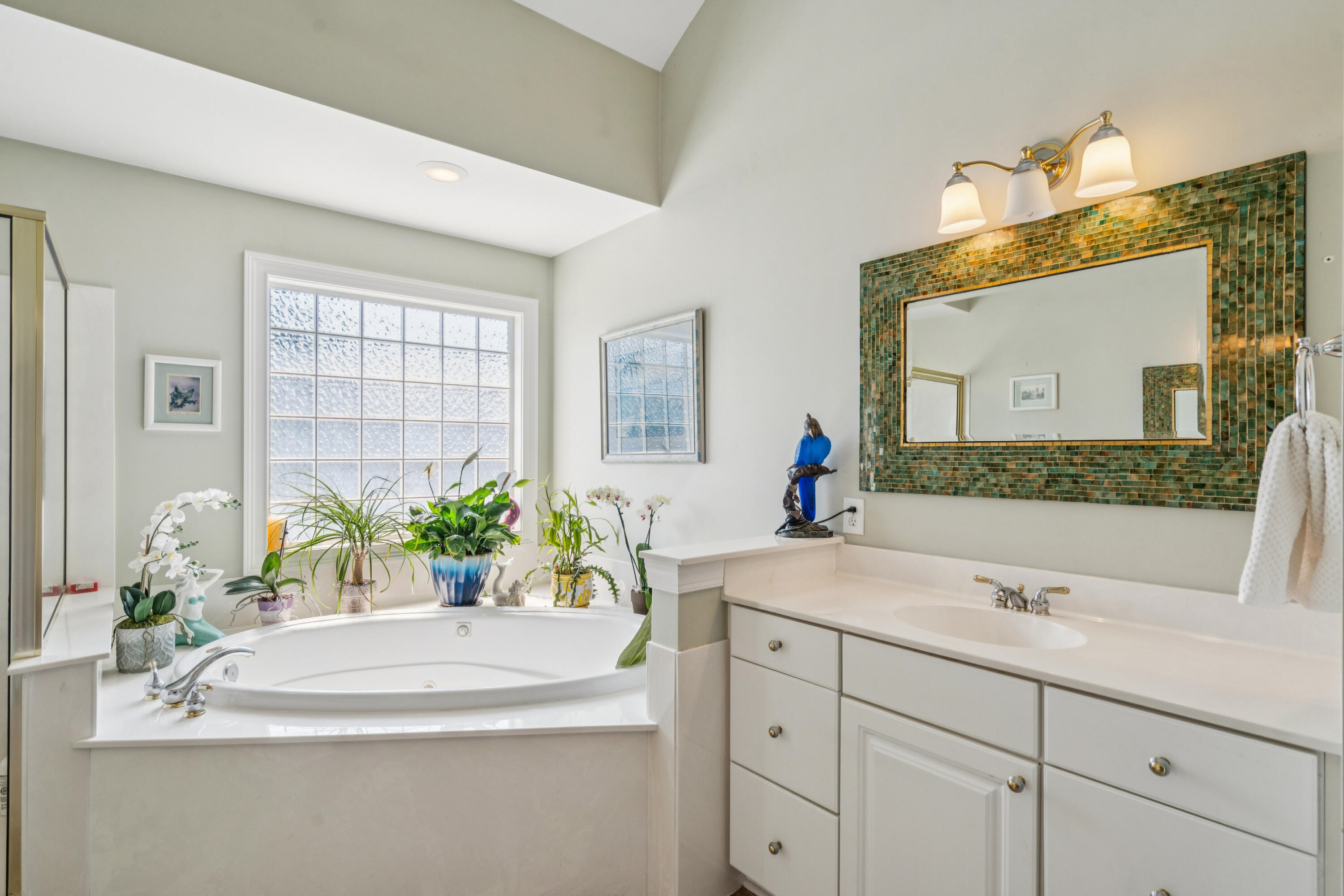 213 Harlech Way Charleston, SC 29414 - Photo 31 of 69 Primary En-Suite Bathroom