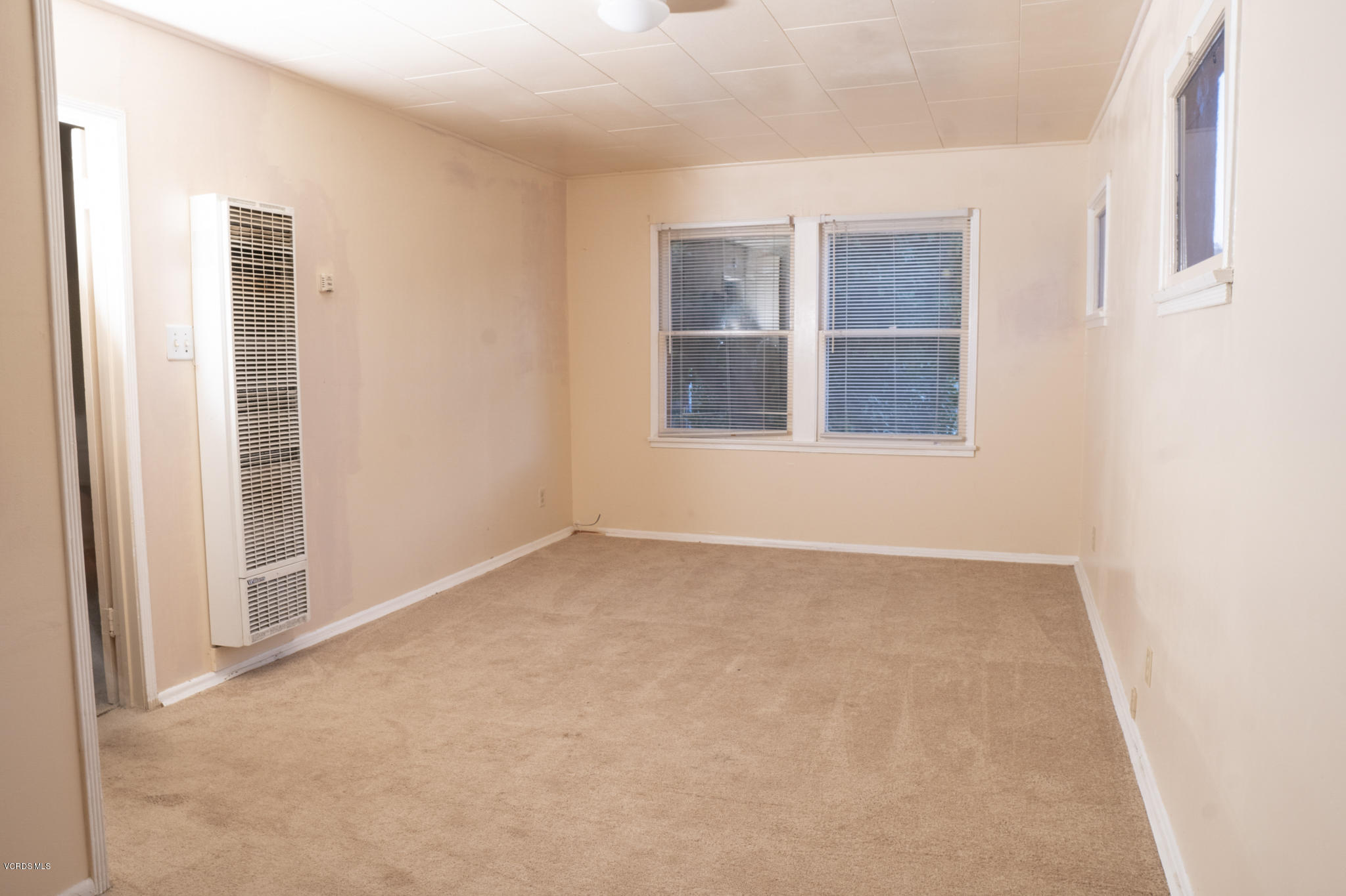 246 Valley Road Oak View, CA 93022 - Photo 24 of 34 an empty room with windows