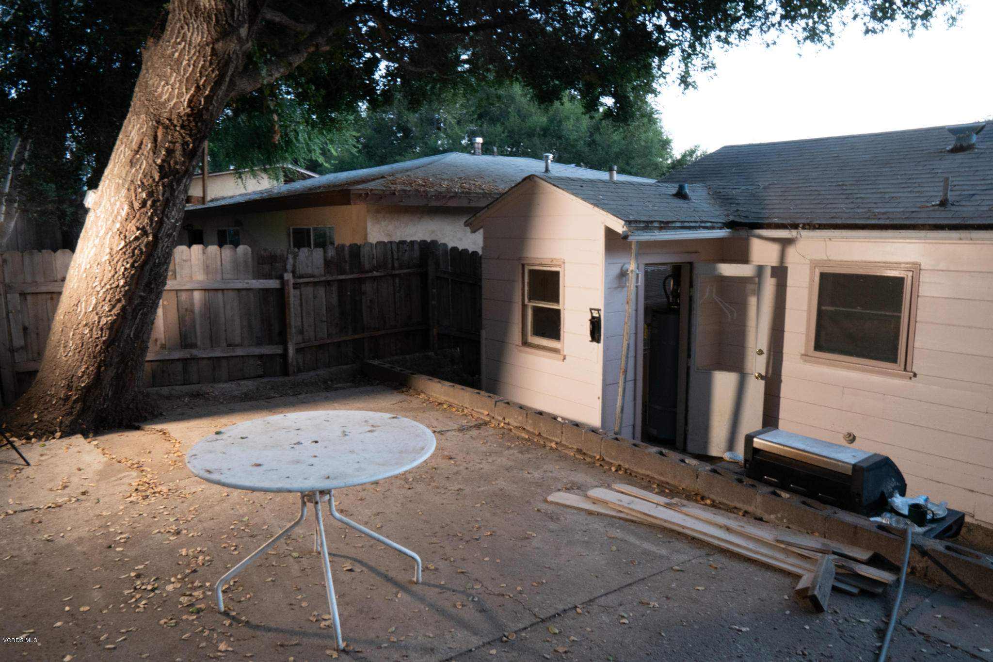 246 Valley Road Oak View, CA 93022 - Photo 27 of 34 a backyard of a house