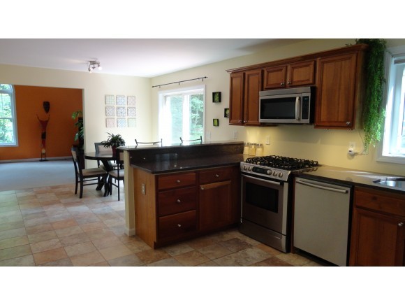 59 Morrill Road Hooksett, NH 03106 - Photo 3 of 26