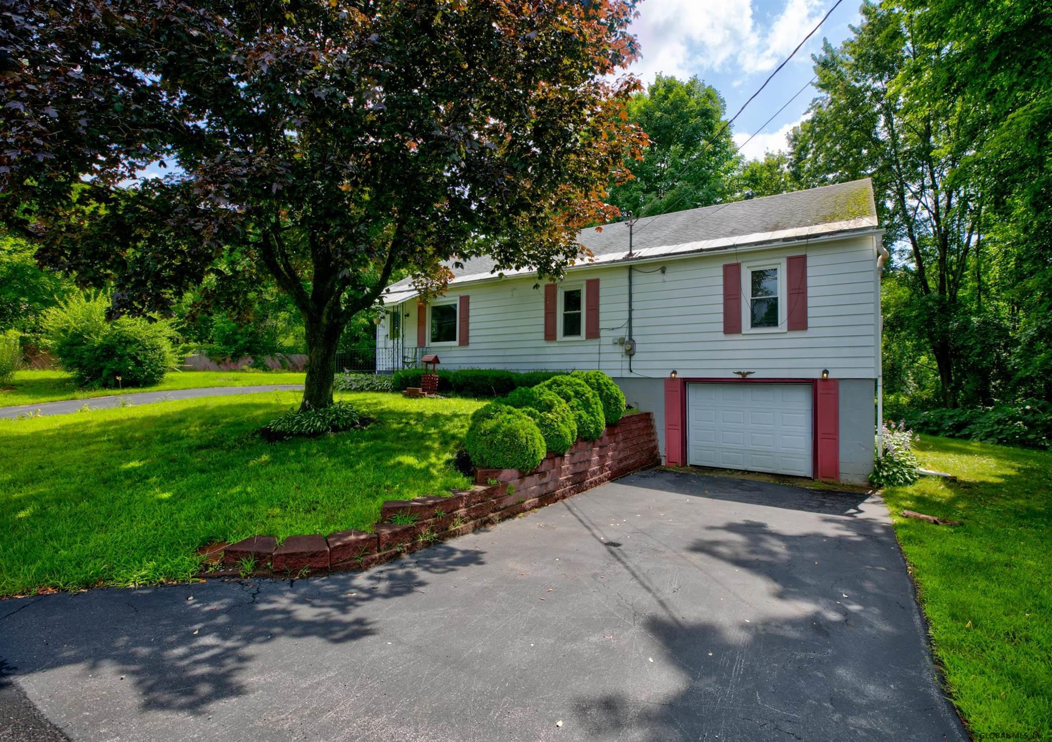 296 Lakeview Road Broadalbin, NY 12025 - Photo 1 of 49 Photo 1