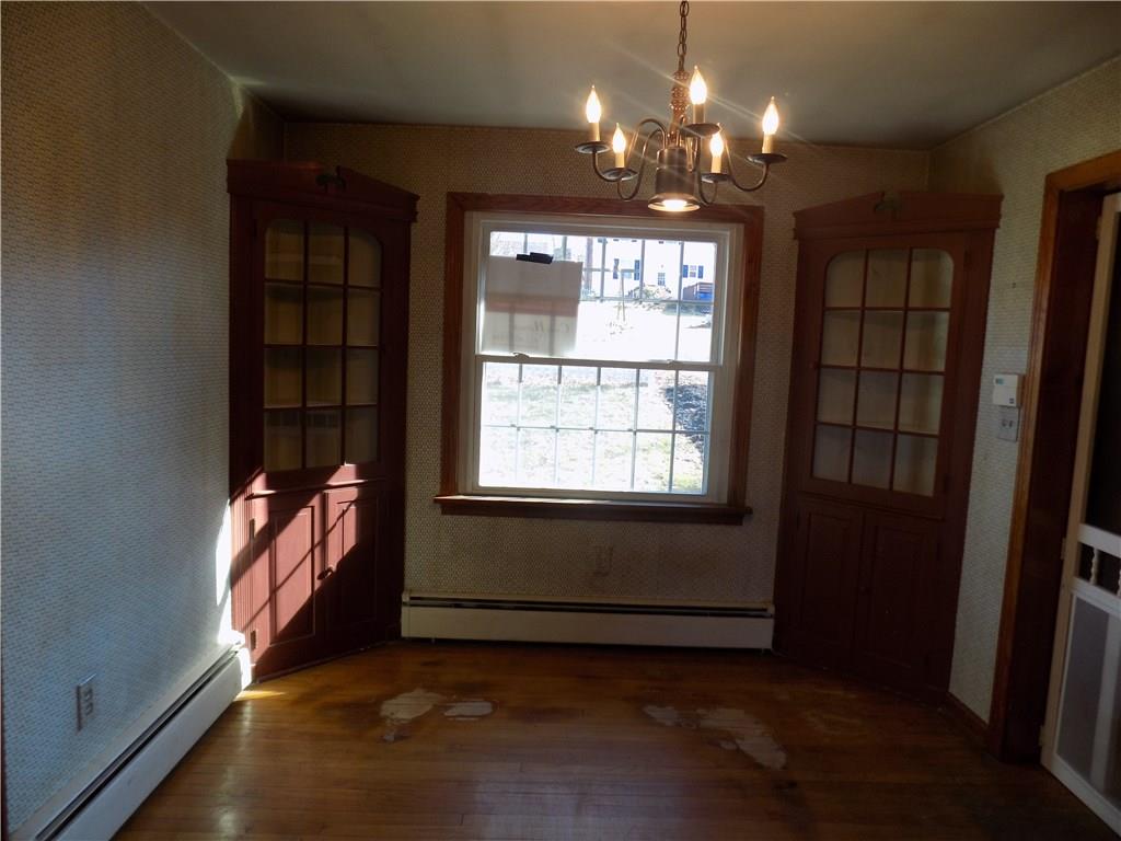 225 Beverly Way Butler, PA 16001 - Photo 7 of 18 Dining room with custom build ins.