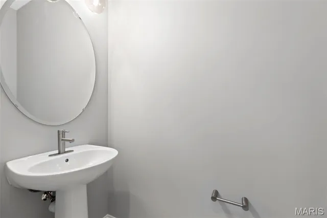 $539,900 | 2 Pin Oak At Langeneckert Farms Estates Street, St. Louis, MO 63129