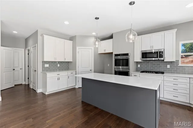 $539,900 | 2 Pin Oak At Langeneckert Farms Estates Street, St. Louis, MO 63129