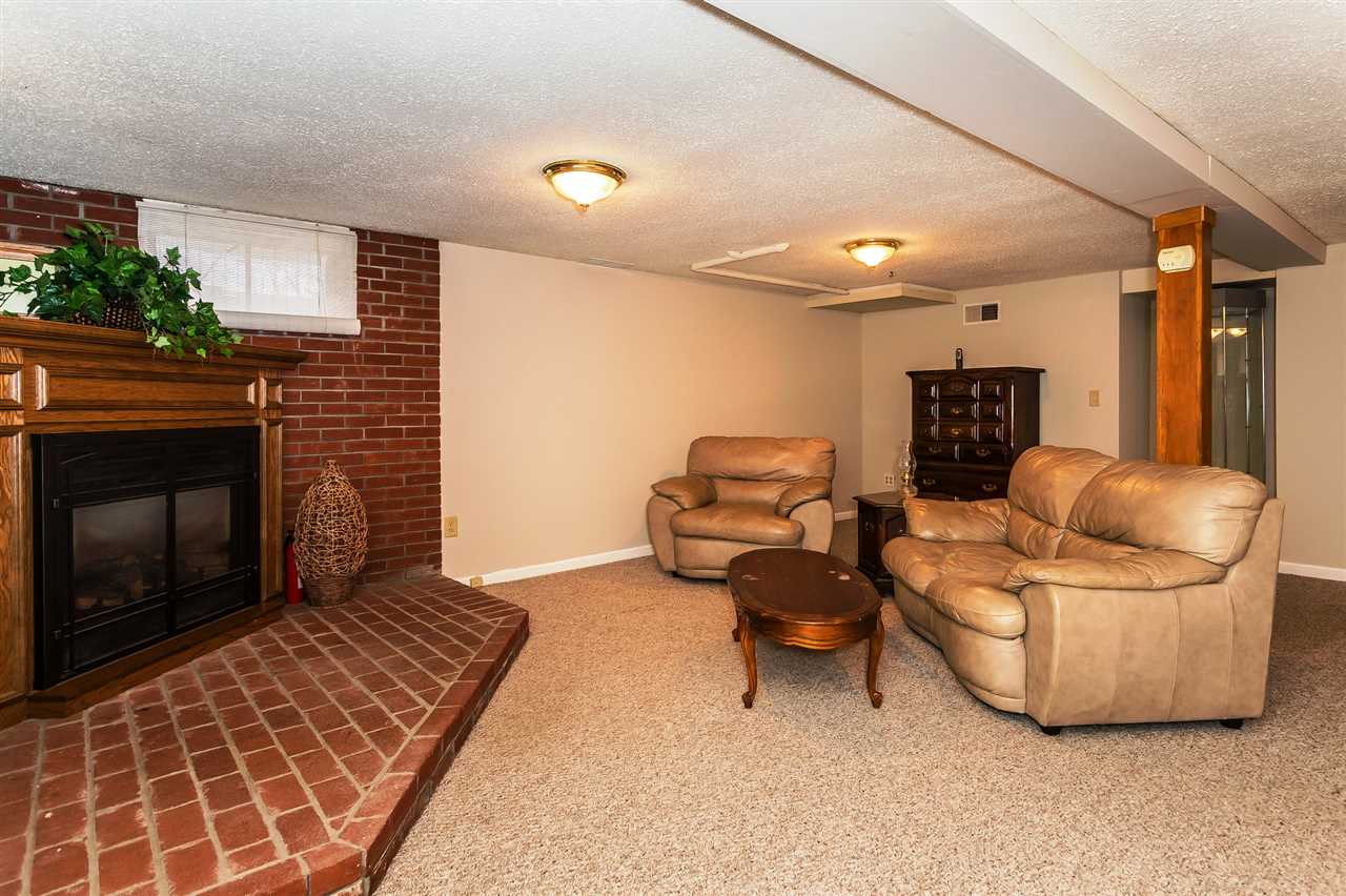 9 Derryfield Road Derry, NH 03038 - Photo 18 of 26
