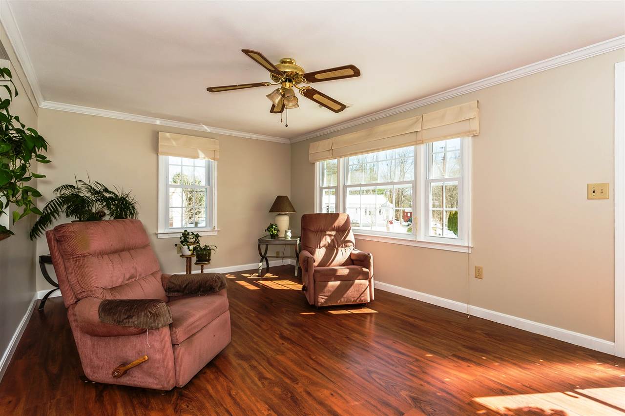 9 Derryfield Road Derry, NH 03038 - Photo 4 of 26