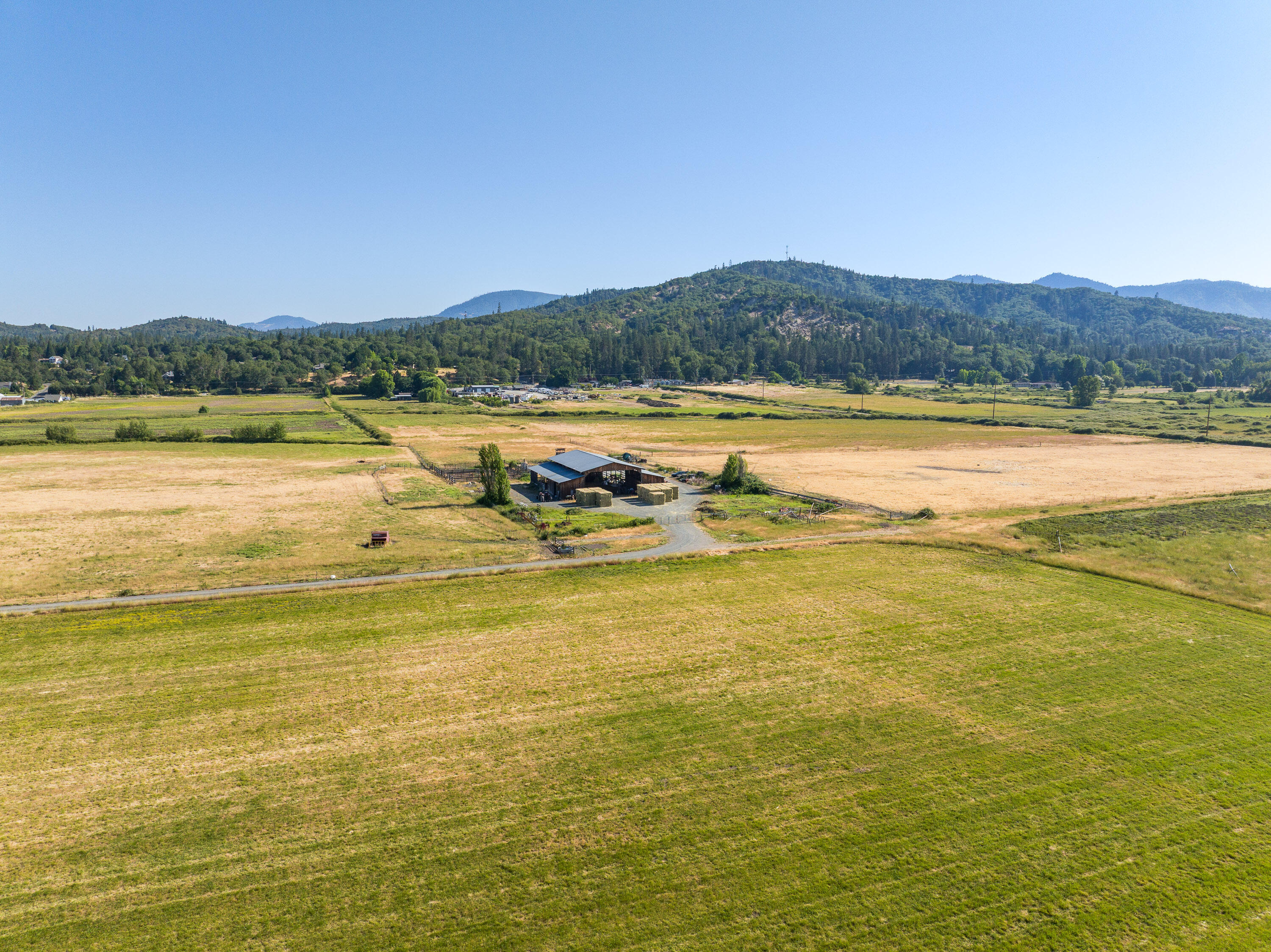 3290 Lower River Road Grants Pass, OR 97526 - Photo 3 of 38 LRR (2)