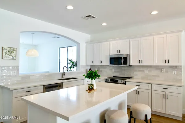 $669,900 | 1236 East Nightingale Lane, Gilbert, AZ 85298