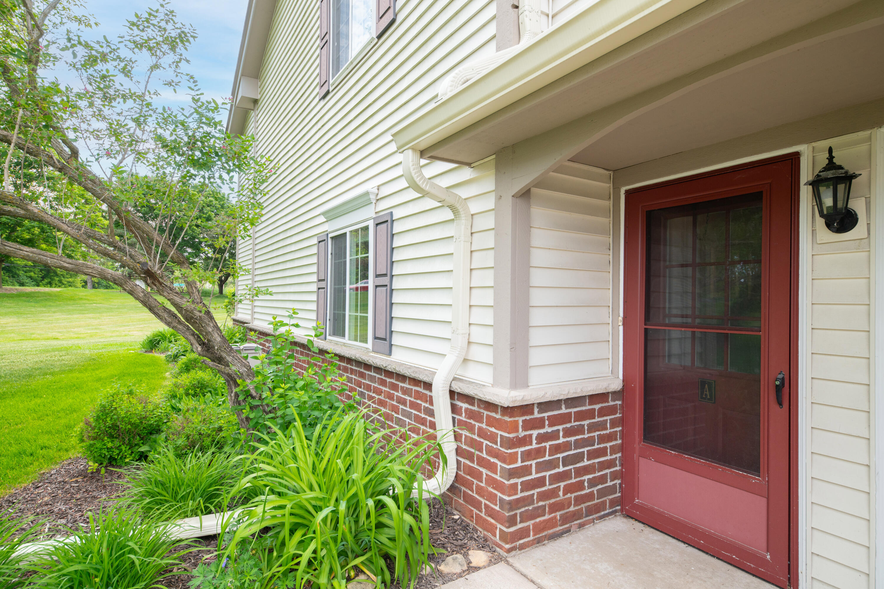 652 Pewaukee Road, Unit A Pewaukee, WI 53072 - Photo 25 of 30 Main entry