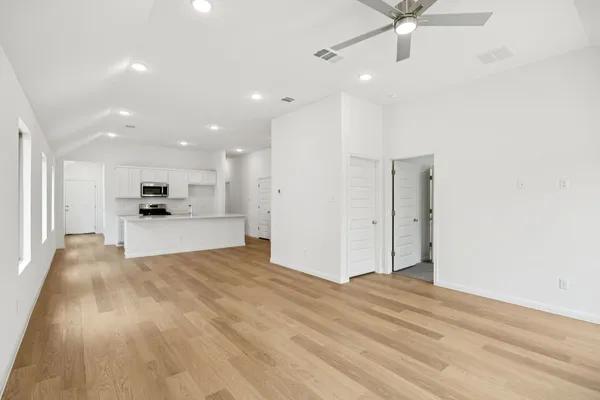 $300,490 | 435 Lucky Avenue, Elgin, TX 78621