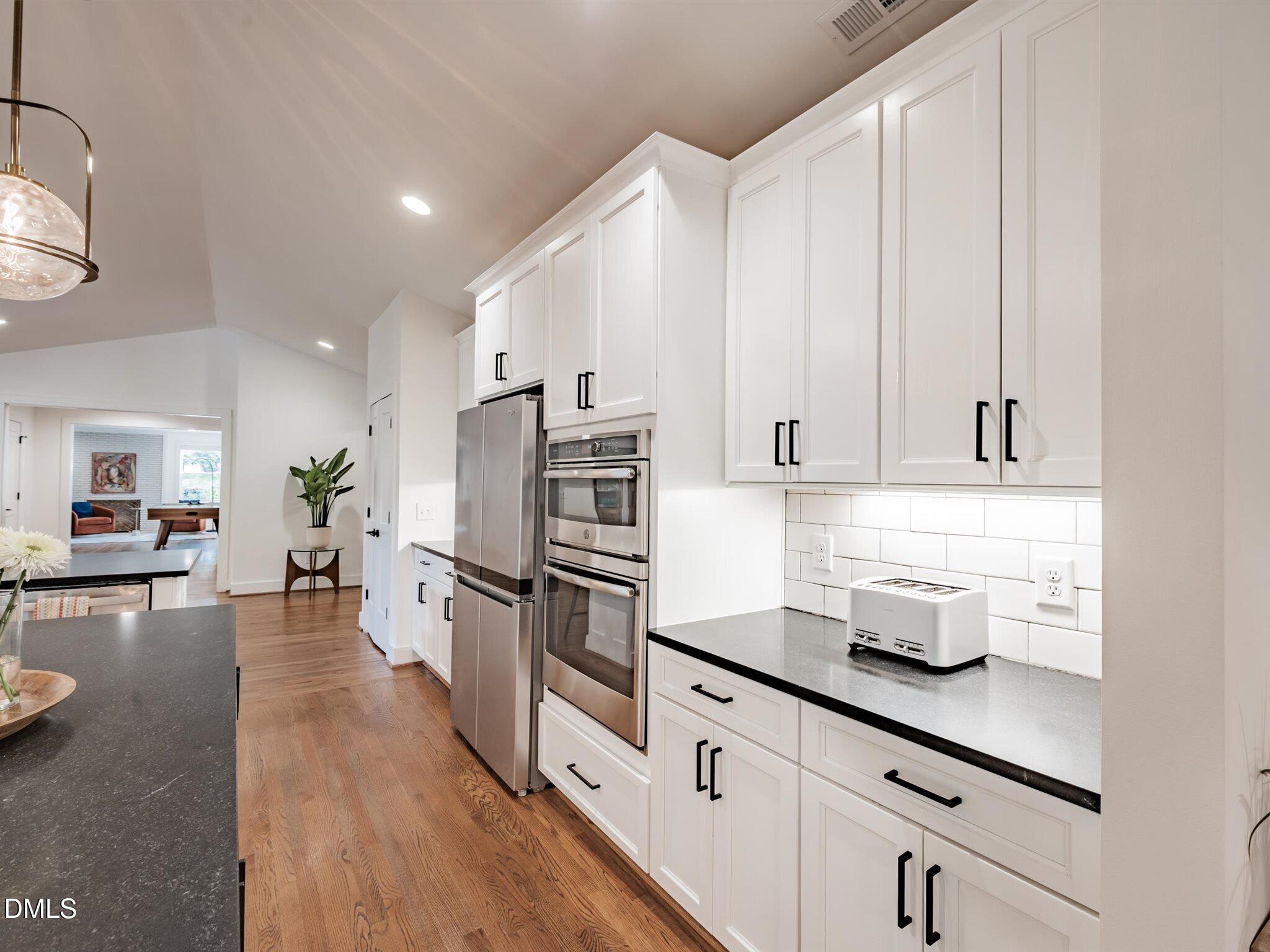 828 Woodburn Road Raleigh, NC 27605 - Photo 26 of 76 28-Kitchen