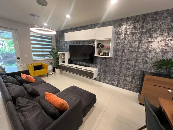 $4,300 | 10355 Northwest 66th Street, Unit 10355, Doral, FL 33178