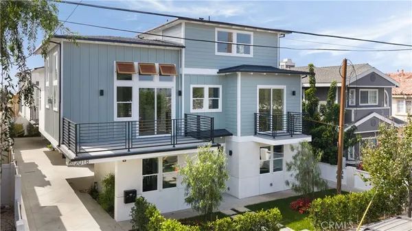 $1,850,000 | 2018 Grant Avenue, Unit A, Redondo Beach, CA 90278