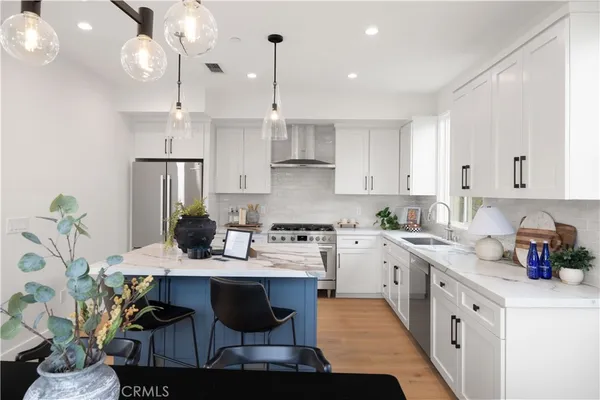 $1,850,000 | 2018 Grant Avenue, Unit A, Redondo Beach, CA 90278