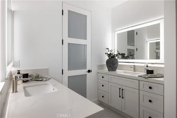 $1,850,000 | 2018 Grant Avenue, Unit A, Redondo Beach, CA 90278