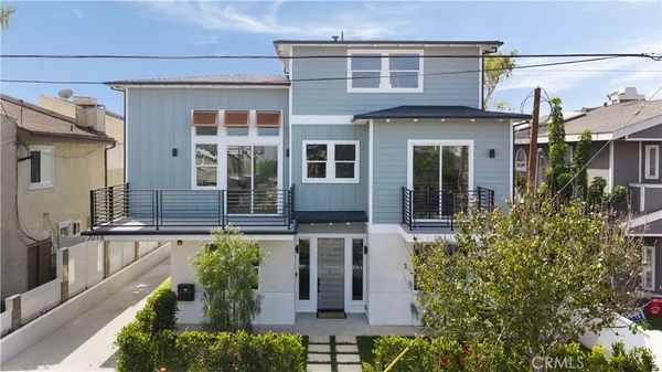 $1,850,000 | 2018 Grant Avenue, Unit A, Redondo Beach, CA 90278