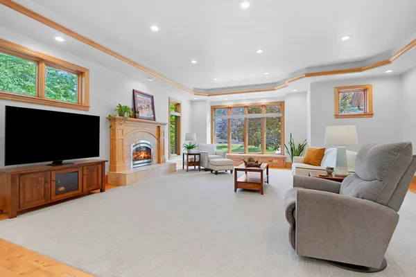 $974,900 | 2920 Parkwood Drive, Green Bay, WI 54313