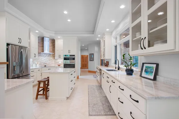 $974,900 | 2920 Parkwood Drive, Green Bay, WI 54313