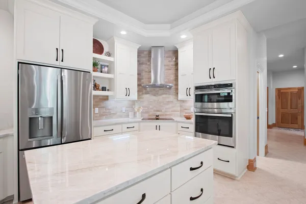 $974,900 | 2920 Parkwood Drive, Green Bay, WI 54313