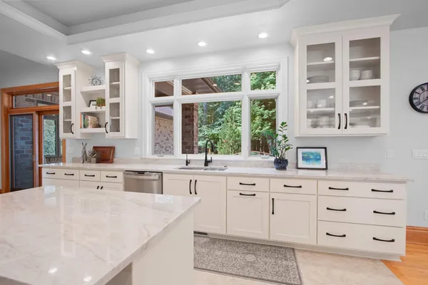 $974,900 | 2920 Parkwood Drive, Green Bay, WI 54313