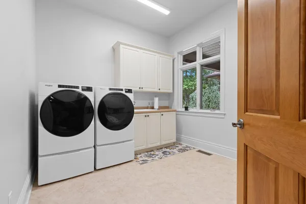 $974,900 | 2920 Parkwood Drive, Green Bay, WI 54313