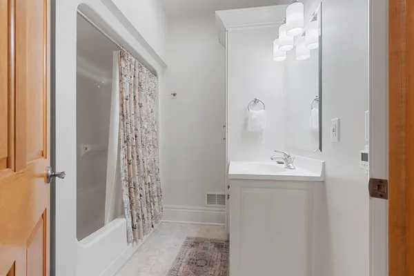 $974,900 | 2920 Parkwood Drive, Green Bay, WI 54313