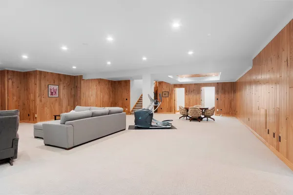 $974,900 | 2920 Parkwood Drive, Green Bay, WI 54313