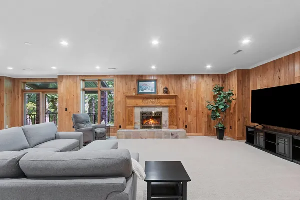 $974,900 | 2920 Parkwood Drive, Green Bay, WI 54313