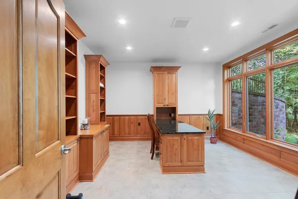 $974,900 | 2920 Parkwood Drive, Green Bay, WI 54313