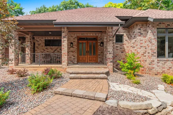 $974,900 | 2920 Parkwood Drive, Green Bay, WI 54313