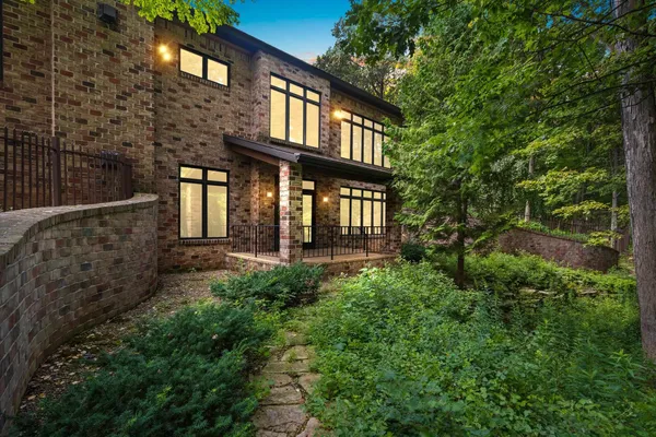 $974,900 | 2920 Parkwood Drive, Green Bay, WI 54313