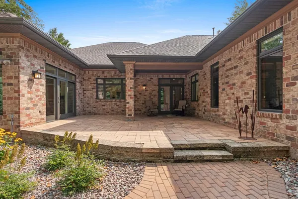 $974,900 | 2920 Parkwood Drive, Green Bay, WI 54313