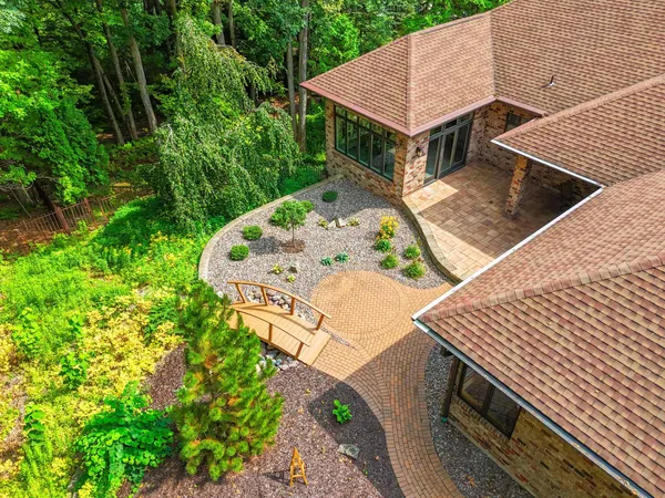 $974,900 | 2920 Parkwood Drive, Green Bay, WI 54313