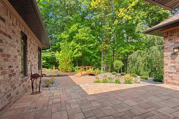 $974,900 | 2920 Parkwood Drive, Green Bay, WI 54313