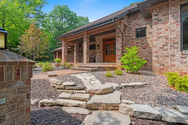 $974,900 | 2920 Parkwood Drive, Green Bay, WI 54313