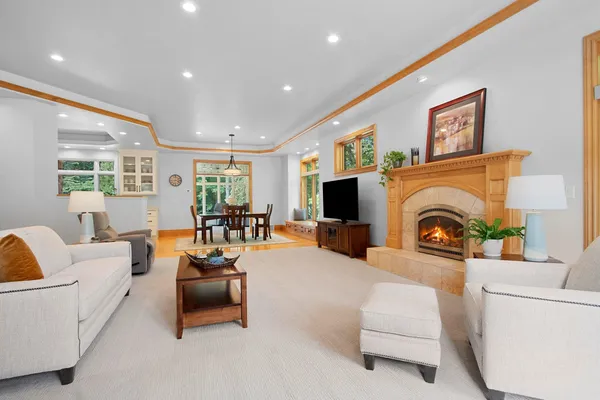 $974,900 | 2920 Parkwood Drive, Green Bay, WI 54313