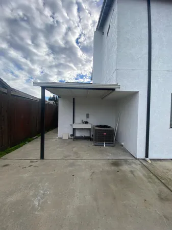$584,900 | 827 St Andrew Street, Lathrop, CA 95330