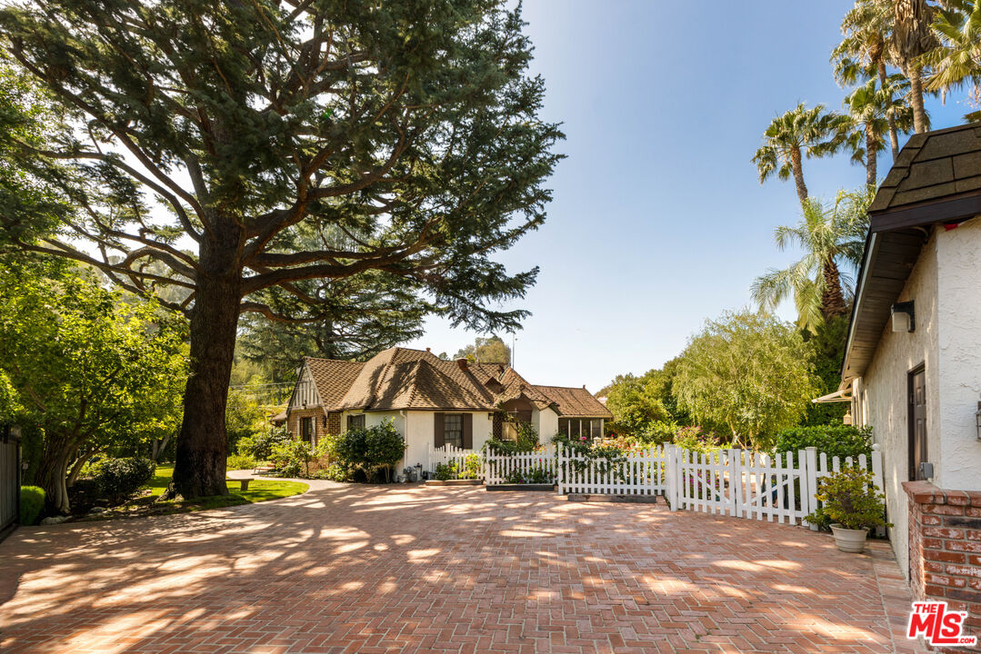 17010 Rancho Street Encino, CA 91316 - Photo 25 of 25