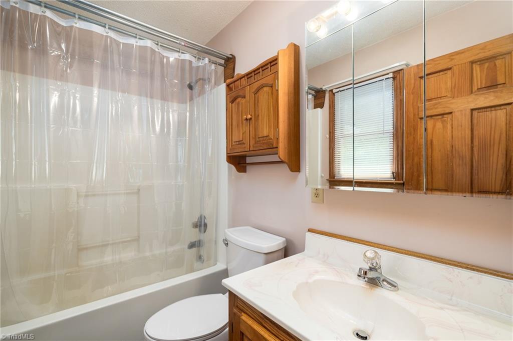 330 Lowe Road Madison, NC 27025 - Photo 17 of 31