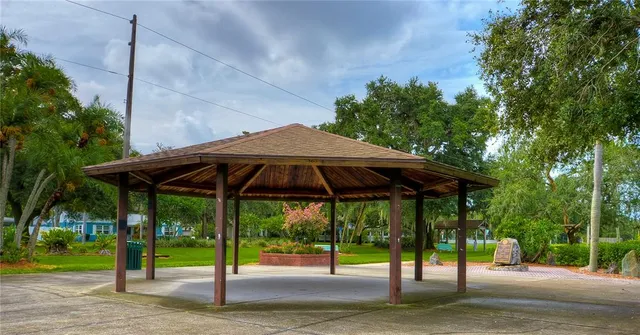 $1,500 | 5737 Shore Boulevard South, Unit 2, Gulfport, FL 33707