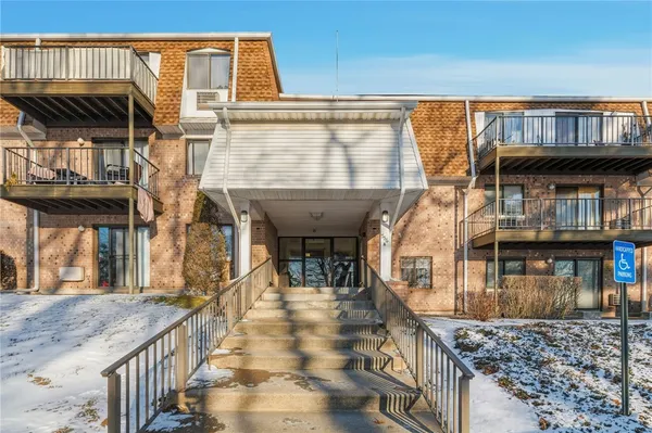 $249,900 | 752 Quaker Lane, Unit A311, Warwick, RI 02818