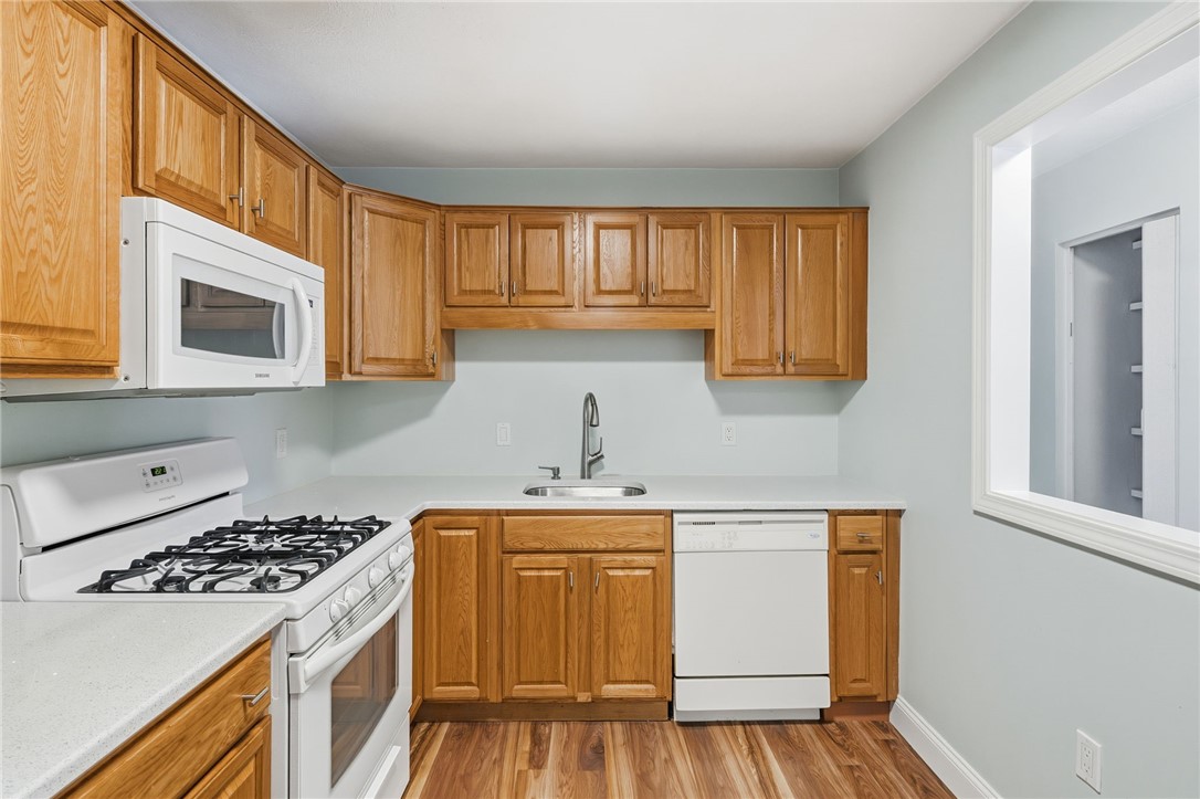 752 Quaker Lane, Unit A311 Warwick, RI 02818 - Photo 6 of 21
