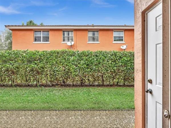 $2,650 | 6747 Sienna Club Drive, Lauderhill, FL 33319