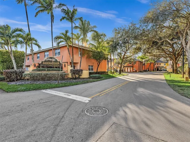 $2,650 | 6747 Sienna Club Drive, Lauderhill, FL 33319