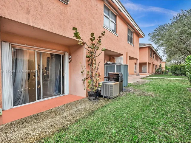 $2,650 | 6747 Sienna Club Drive, Lauderhill, FL 33319